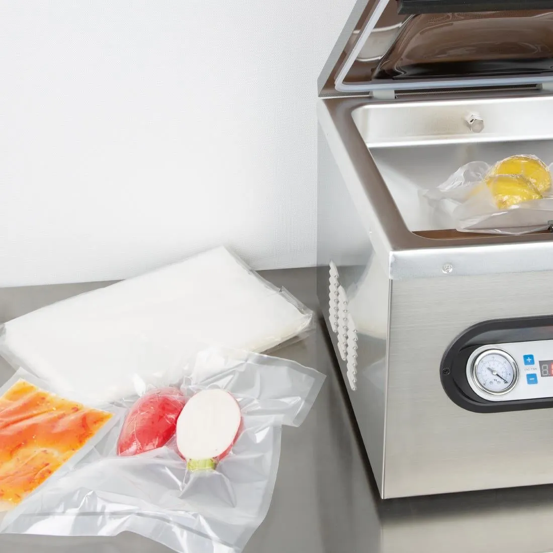 CU369 Vogue Vacuum Sealer Bags Embossed 200x250mm (Pack of 50)