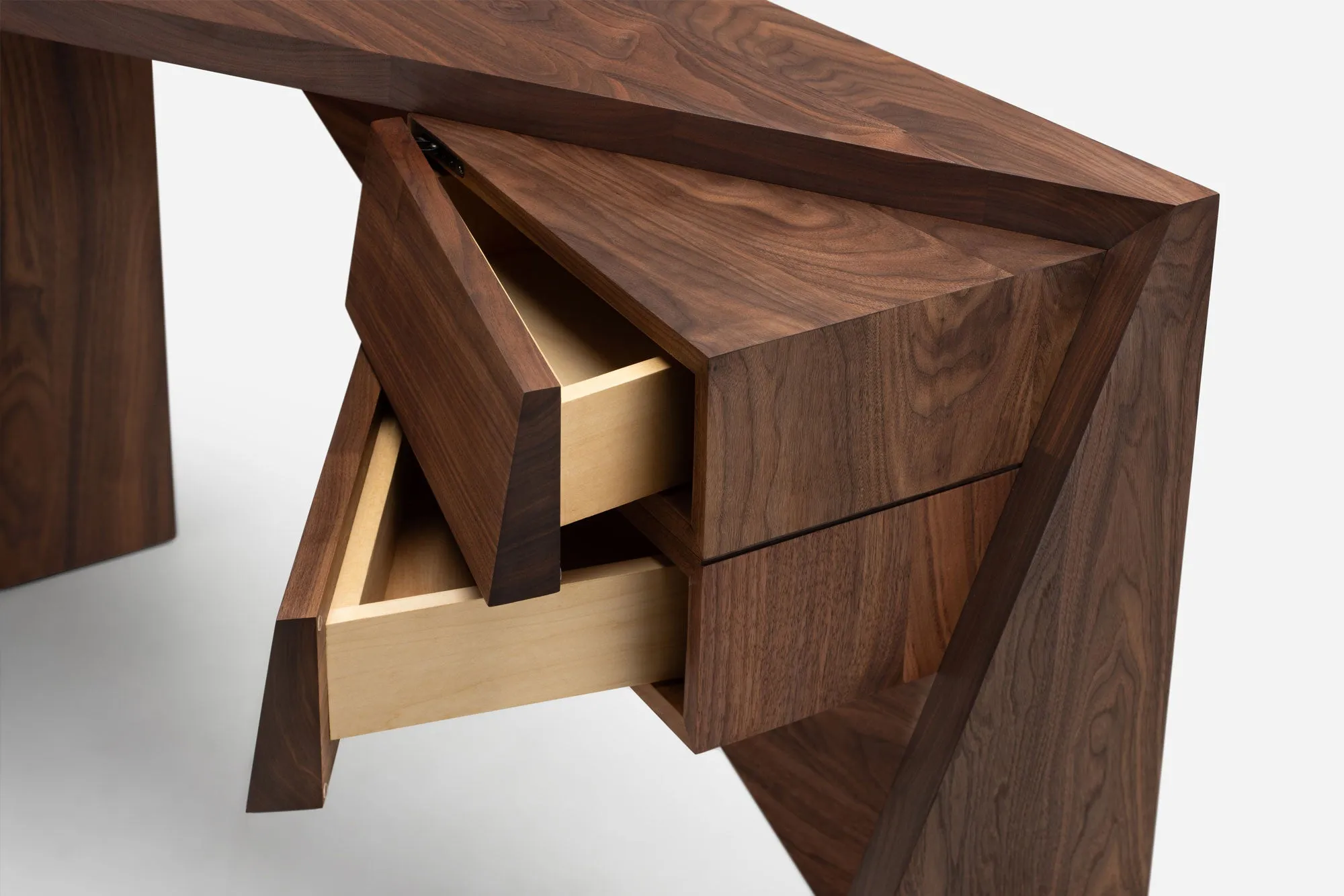 DENEB DESK