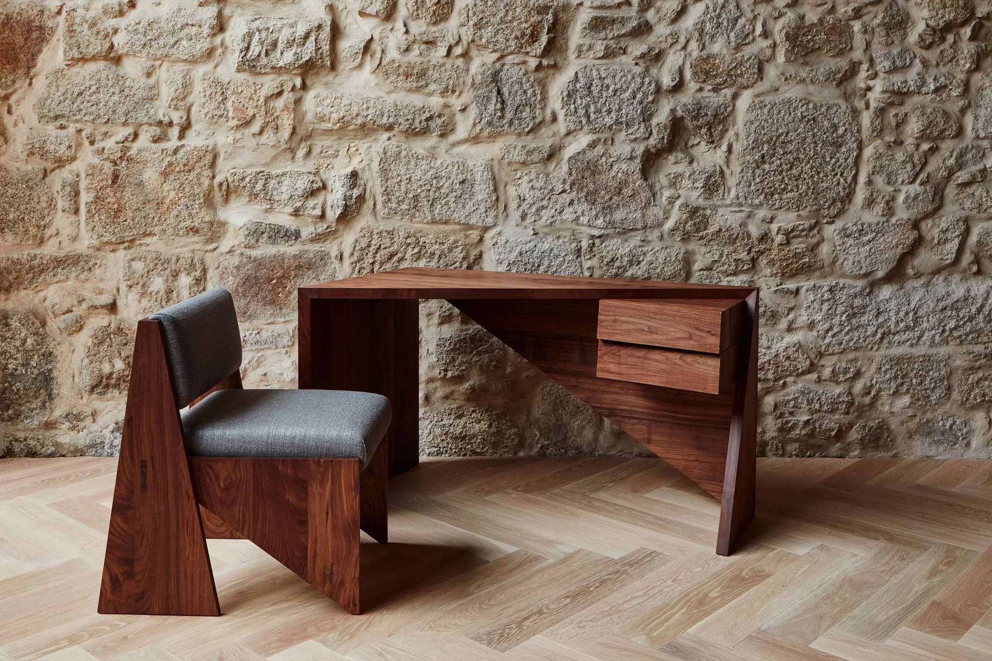 DENEB DESK