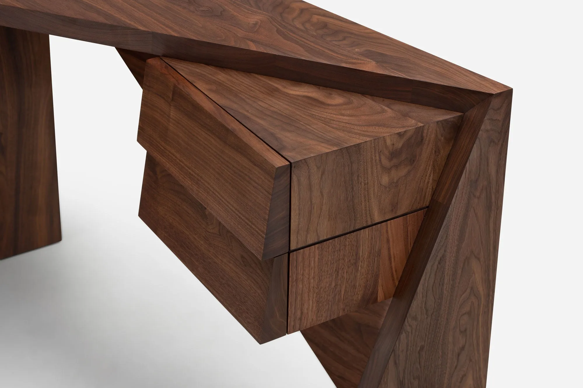 DENEB DESK