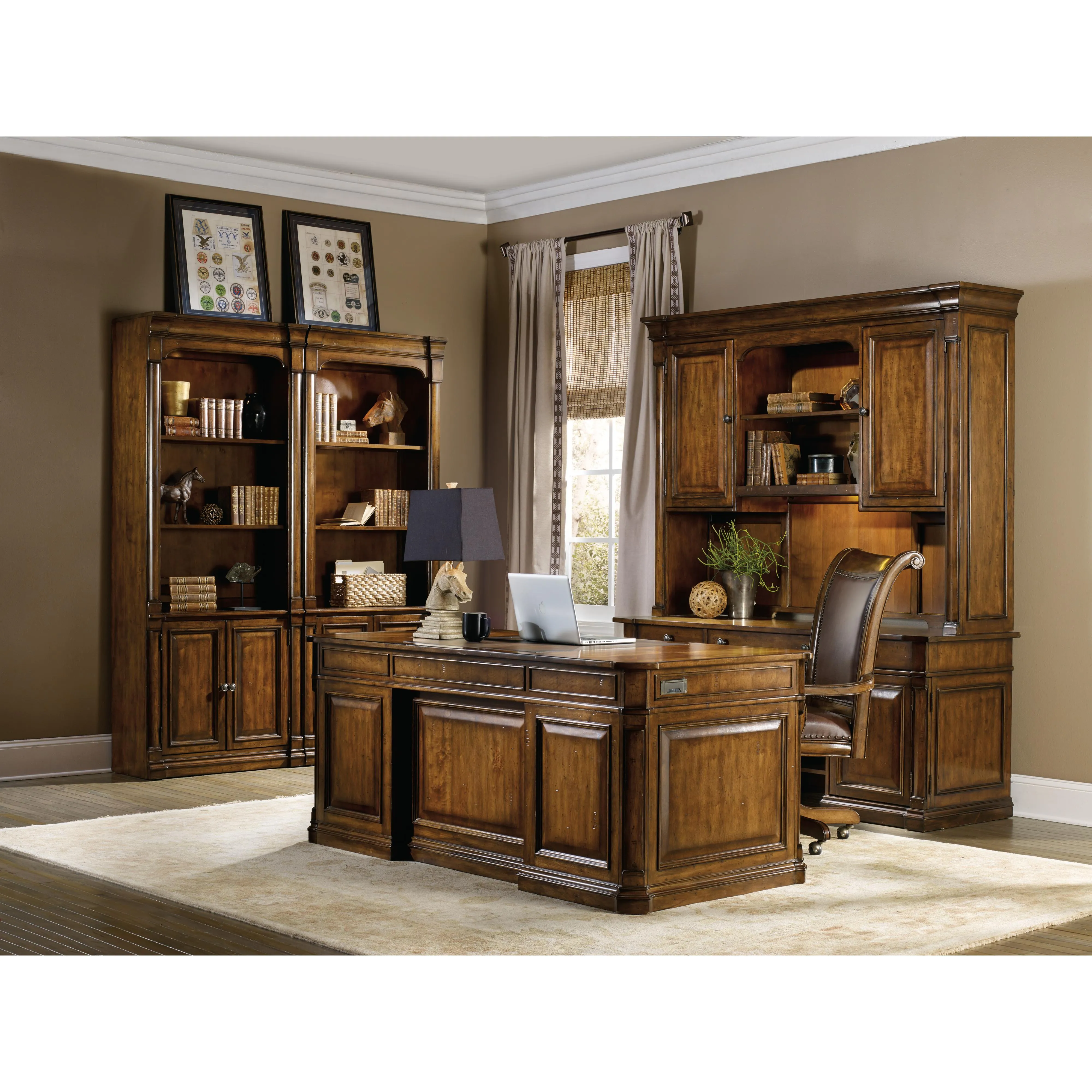 Hooker Furniture 5323-10563 Tynecastle Executive Desk
