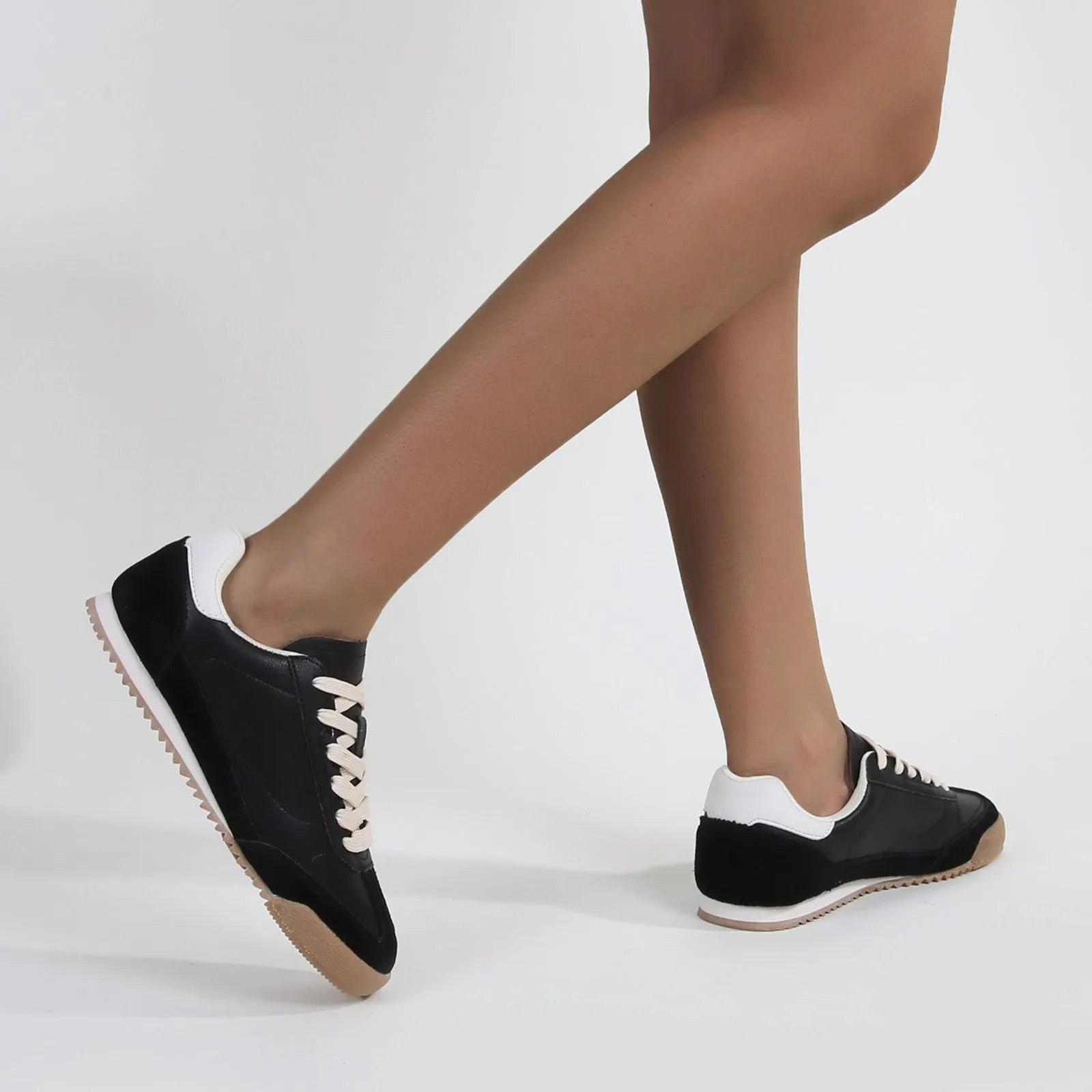 Landon Retro Lace-up Gum Sneakers