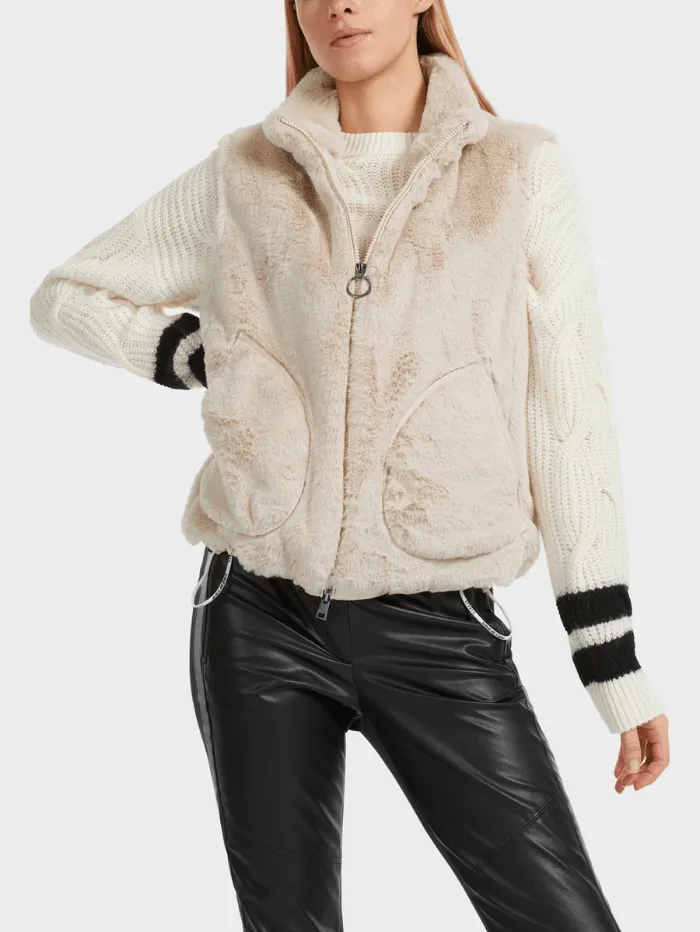 Marc Cain Sports Fun Fur Vest Gilet in Almond Milk VS 37.04 W42 COL 134