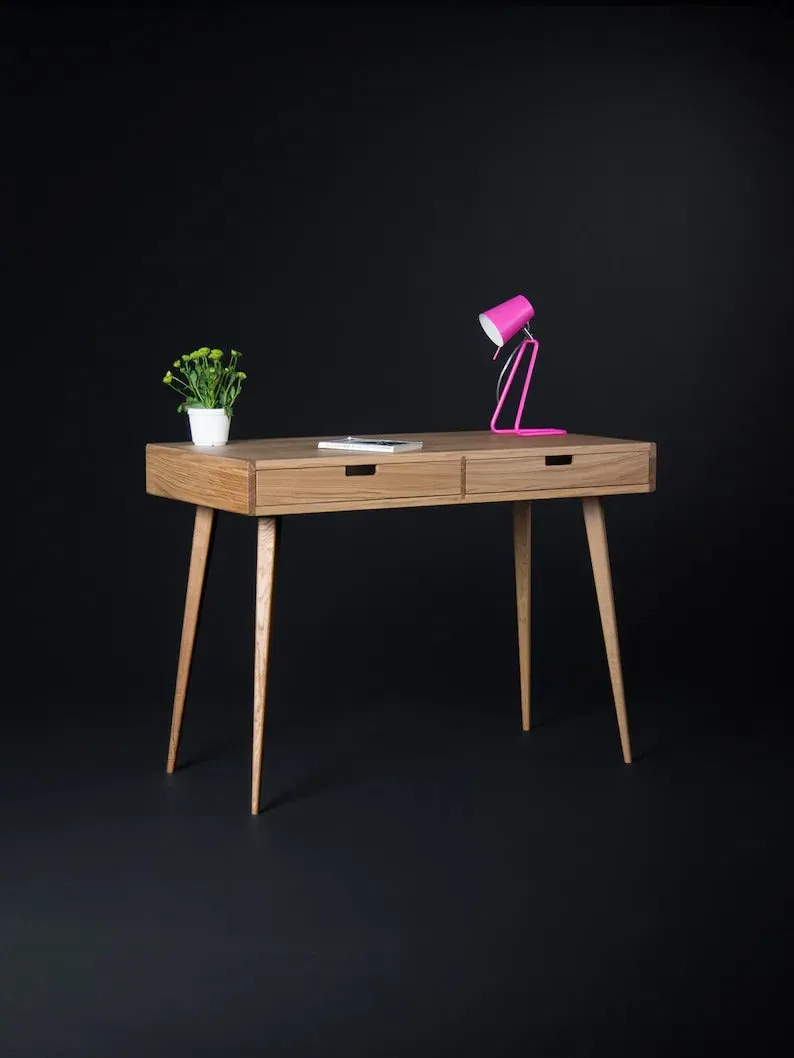 Scandi Study Table