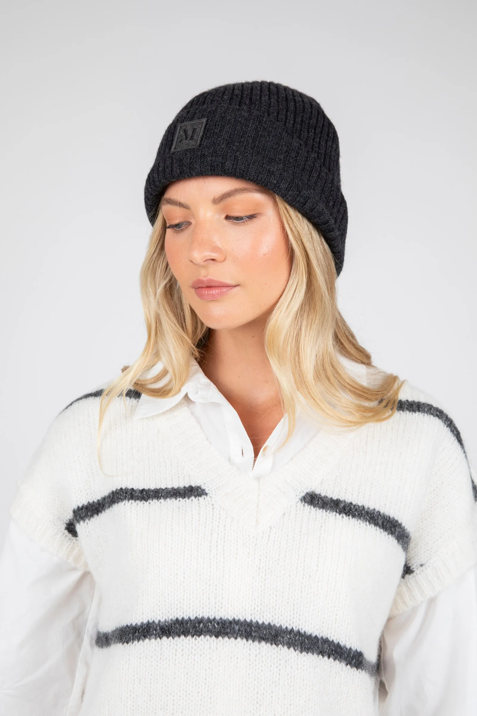 Snug Beanie - Carbon Marle