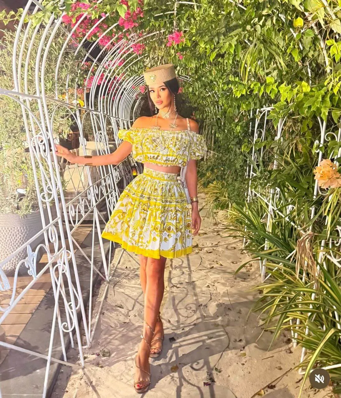 Summer Elegance Set - Crop Top & Flowing Skirt