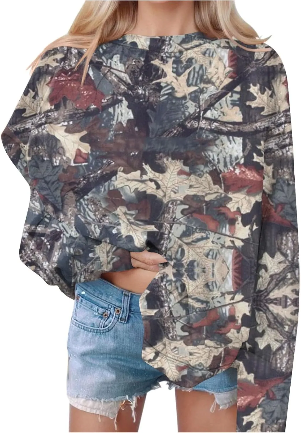 Women's Camo Sweatshirt Maple-Leaf Print Oversized Sweatshirt Fleece Crewneck Shirts Casual Fall Pullover Tops